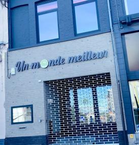 lettres relief UN MONDE MEILLEUR