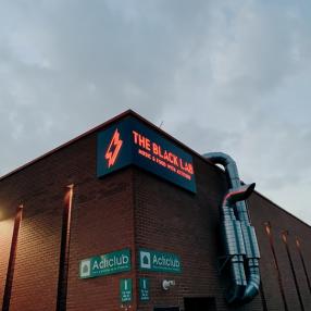 caisson lumineux ou ajouré BLACK LAB